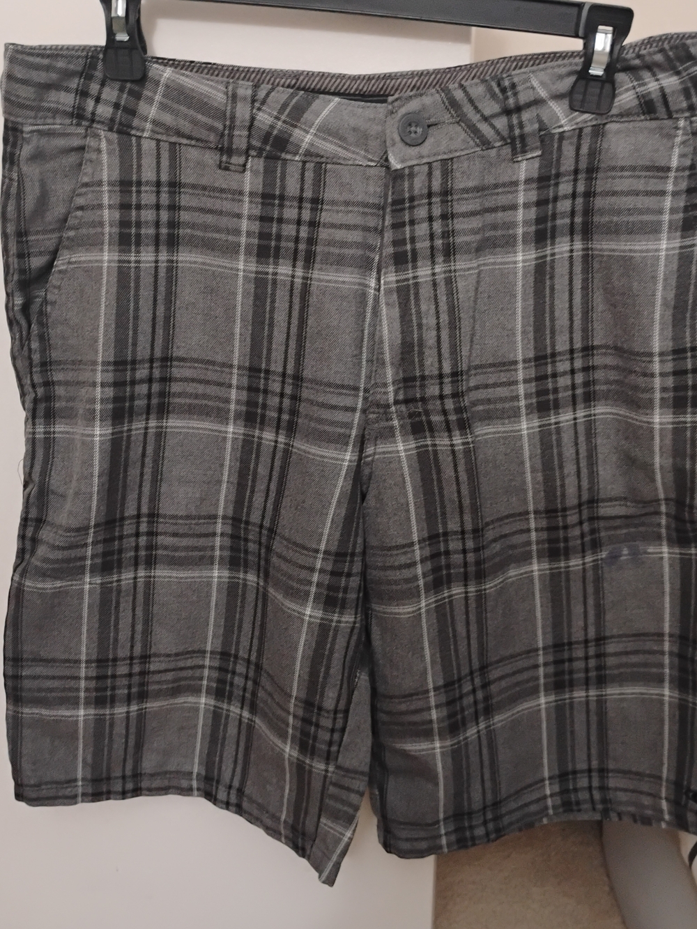 O'Neill Men's Gray Plaid Flat Front Shorts